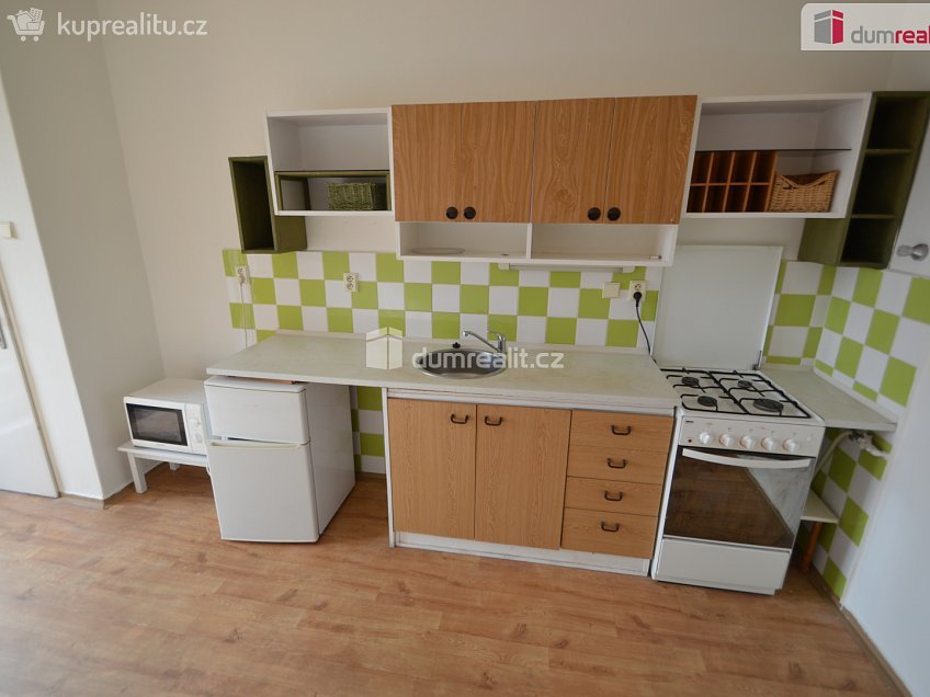 Pronájem bytu 2+kk 48 m^2 Jeseniova, Praha 3 