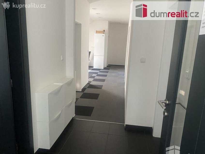 Pronájem bytu 1+kk 16 m^2 Pilská, Praha 14 