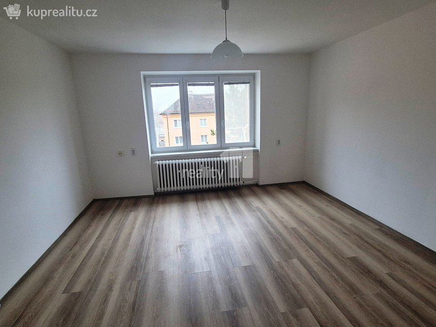 Prodej bytu 2+1 65 m^2 U Červených domků, Hodonín 