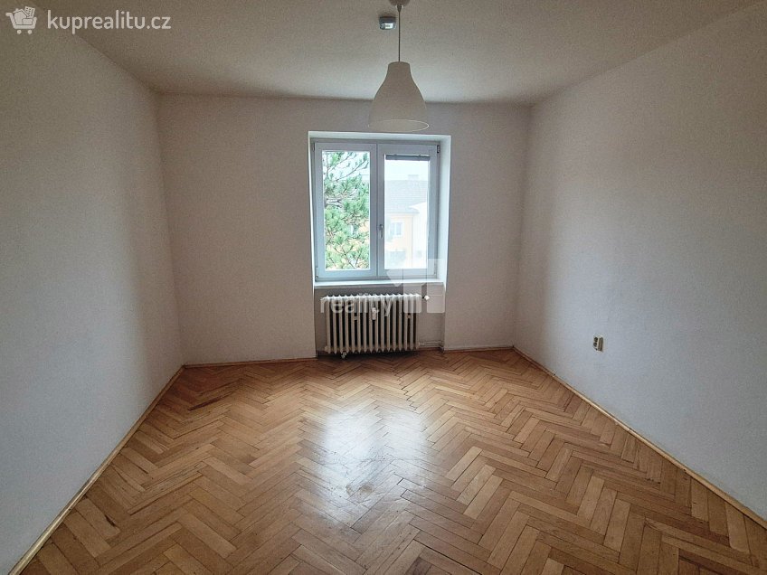 Prodej bytu 2+1 65 m^2 U Červených domků, Hodonín 