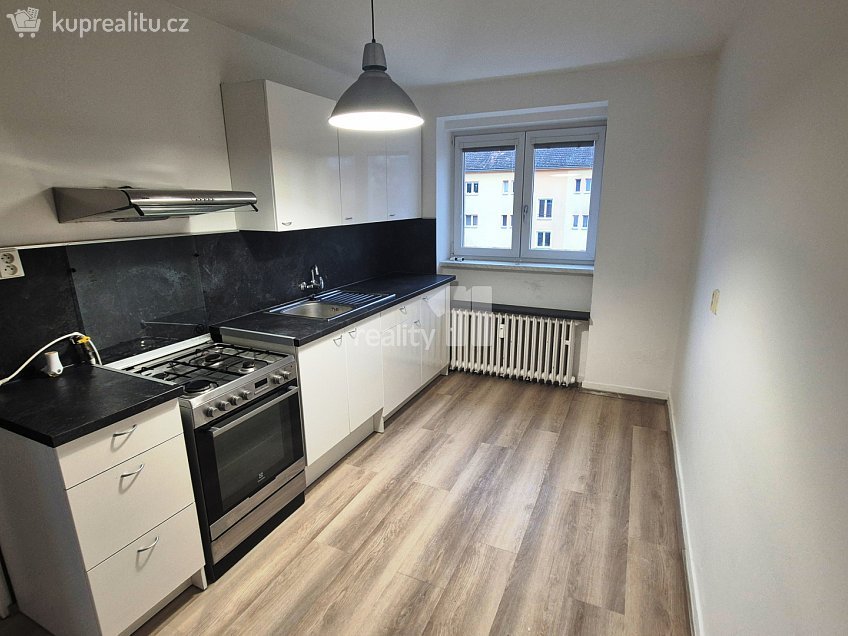 Prodej bytu 2+1 65 m^2 U Červených domků, Hodonín 