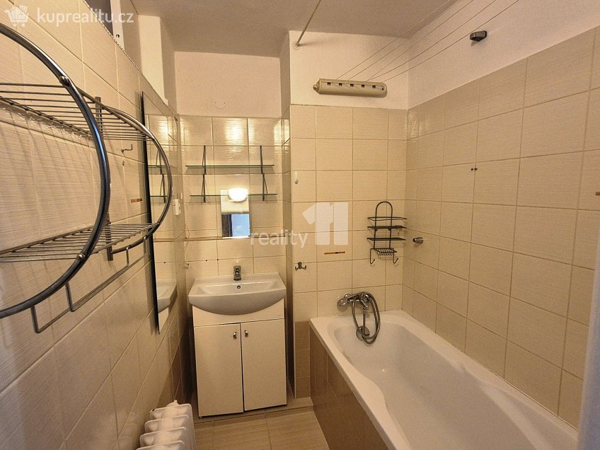 Prodej bytu 2+1 65 m^2 U Červených domků, Hodonín 