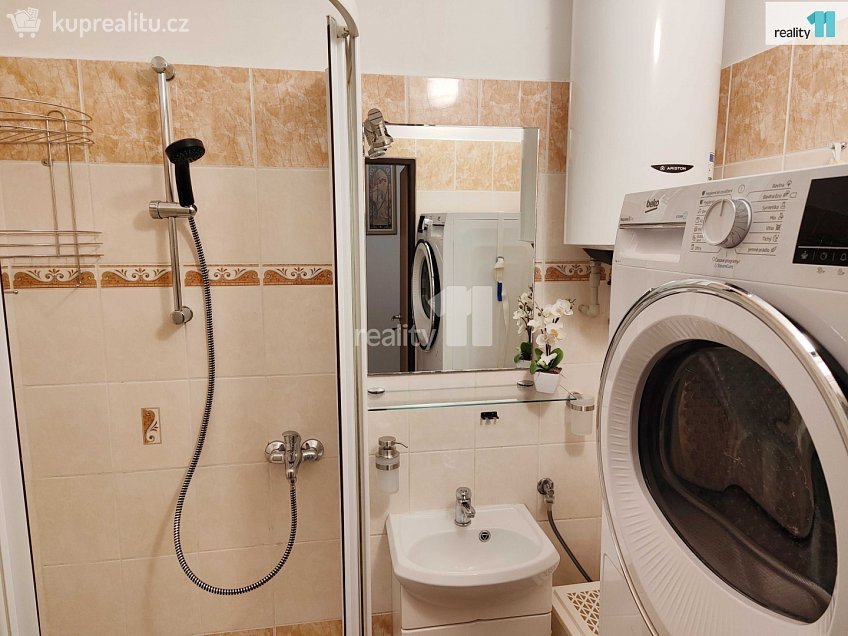 Pronájem bytu 2+kk 52 m^2 Radlická, Praha 5 