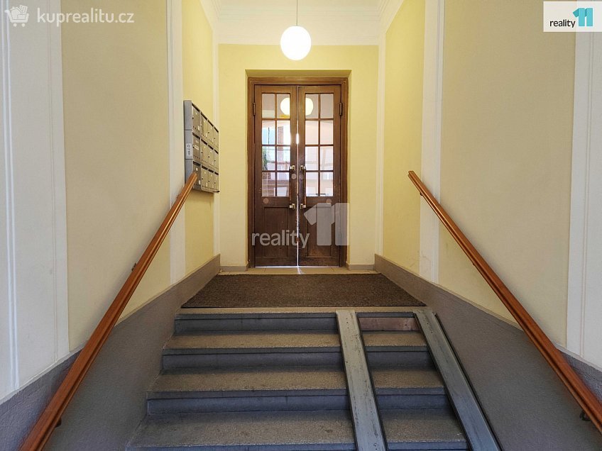 Pronájem bytu 2+kk 52 m^2 Radlická, Praha 5 