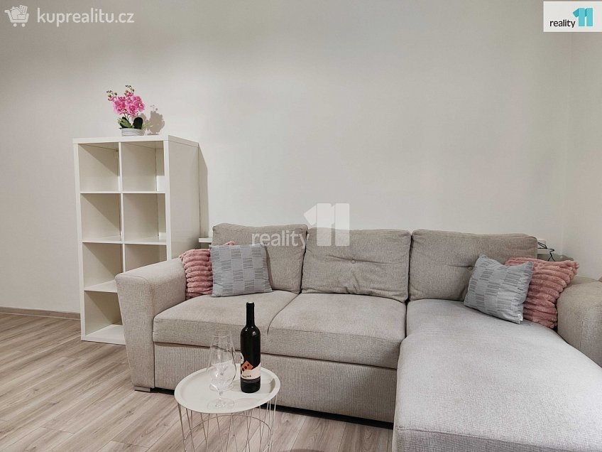 Pronájem bytu 2+kk 52 m^2 Radlická, Praha 5 