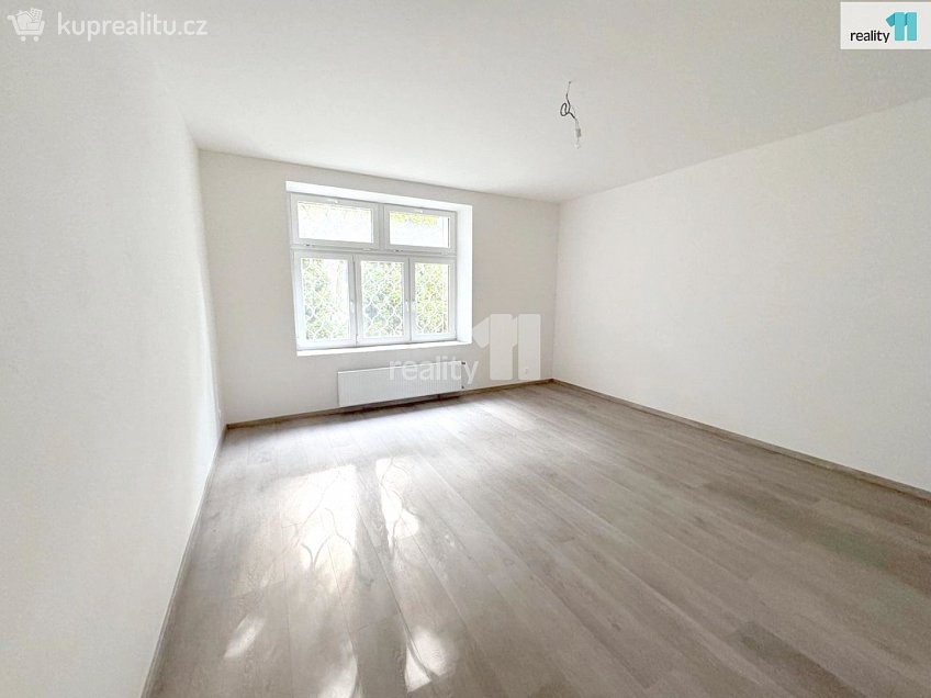 Pronájem bytu 1+1 47 m^2 Hanusova, Praha 4 