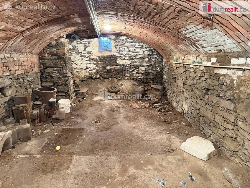 Prodej  rodinného domu 285 m^2 Slabce, Slabce 