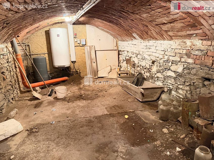 Prodej  rodinného domu 285 m^2 Slabce, Slabce 