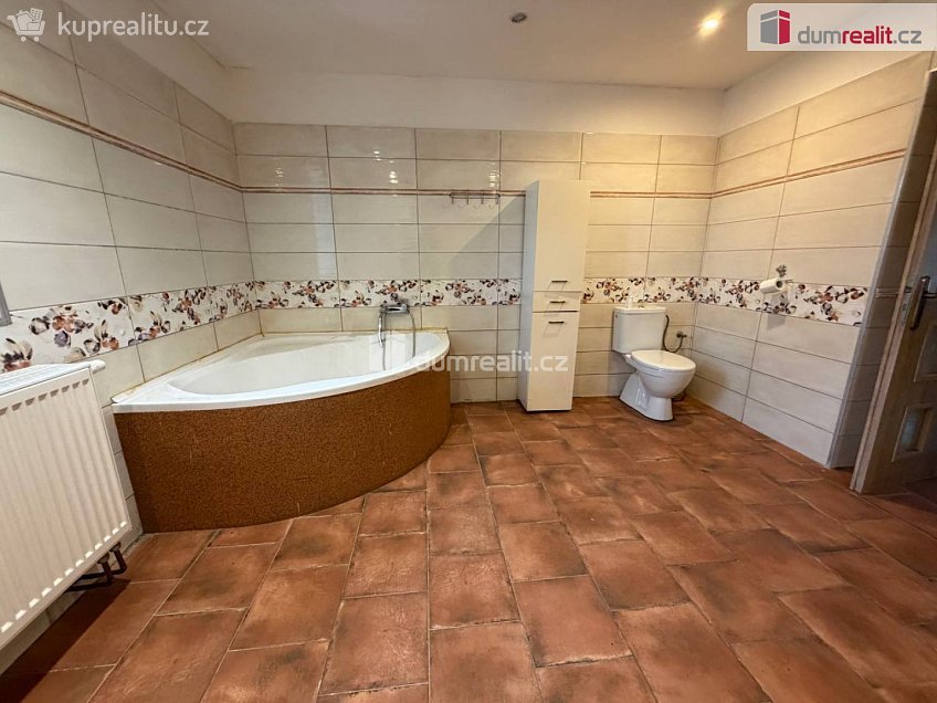 Prodej  rodinného domu 285 m^2 Slabce, Slabce 