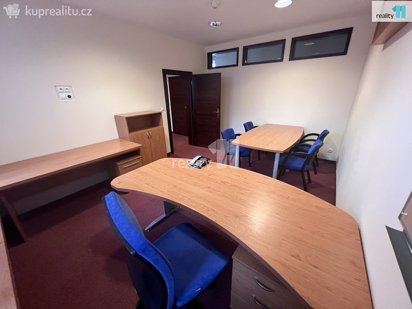 Pronájem  kanceláře 31 m^2 Chebská, Karlovy Vary 