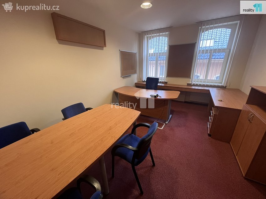 Pronájem  kanceláře 31 m^2 Chebská, Karlovy Vary 