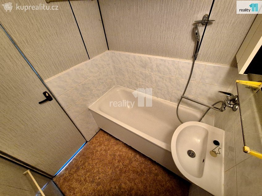 Prodej bytu 3+1 65 m^2 Dobrovského, Aš 