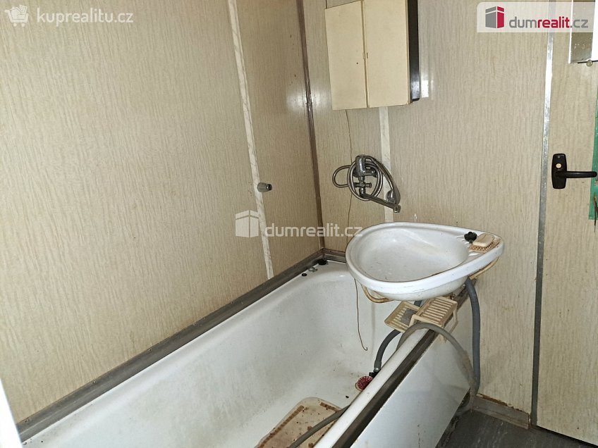 Prodej bytu 1+1 45 m^2 Šípková, Ústí nad Labem 