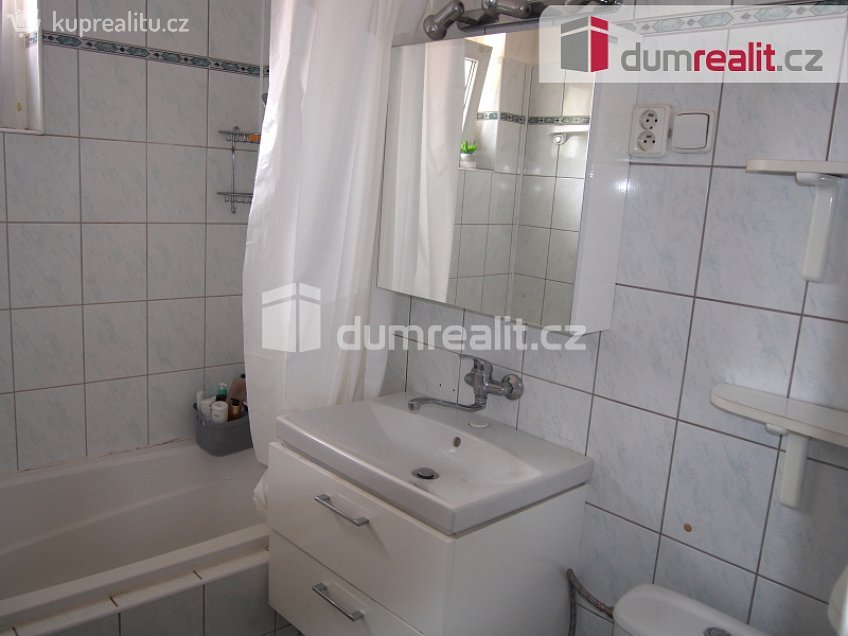 Pronájem bytu 2+1 56 m^2 Masarykova, Ostrov 