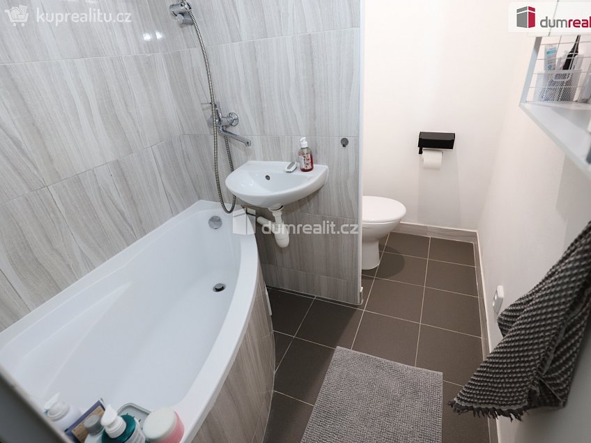 Pronájem bytu 1+1 36 m^2 Za Tratí, Mariánské Lázně 