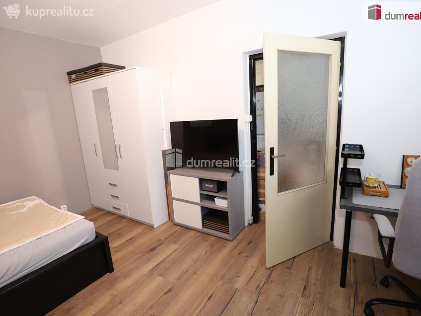 Pronájem bytu 1+1 36 m^2 Za Tratí, Mariánské Lázně 