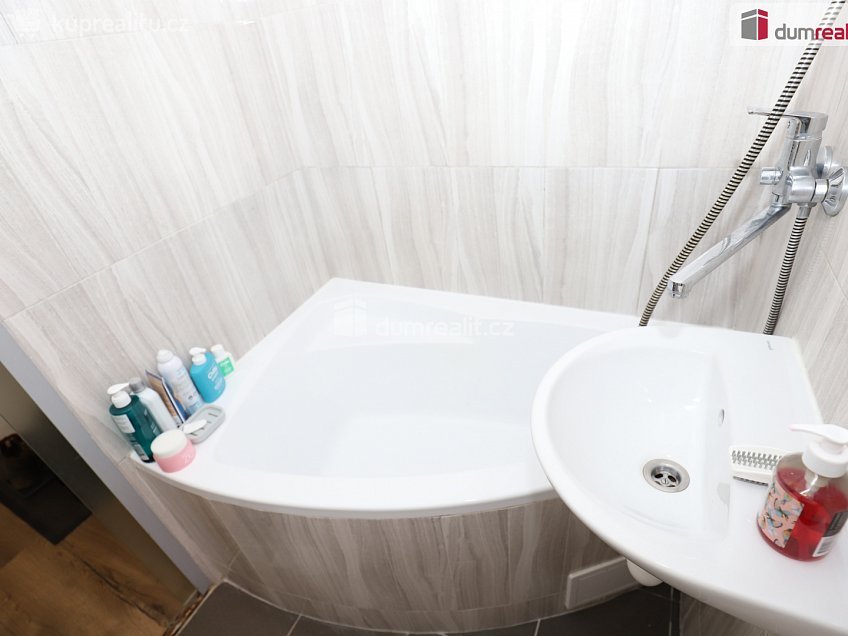 Pronájem bytu 1+1 36 m^2 Za Tratí, Mariánské Lázně 