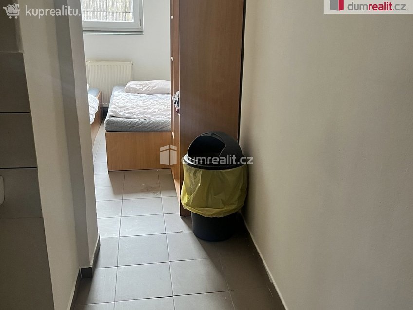 Pronájem bytu 1+kk 15 m^2 Za tratí, Praha-Čakovice 