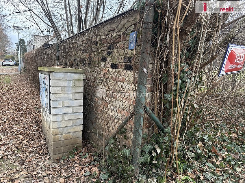 Prodej  stavebního pozemku 516 m^2 Čelná, Praha 10 