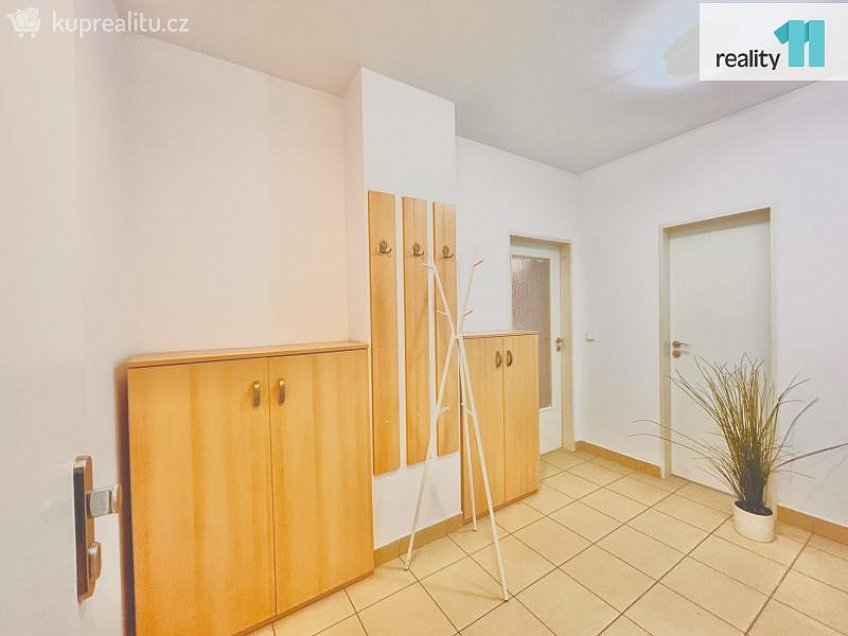 Pronájem bytu 1+kk 50 m^2 Pod Bohdalcem I, Praha 10 