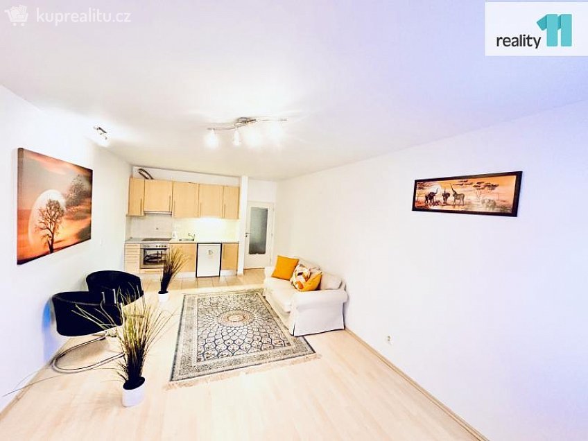 Pronájem bytu 1+kk 50 m^2 Pod Bohdalcem I, Praha 10 