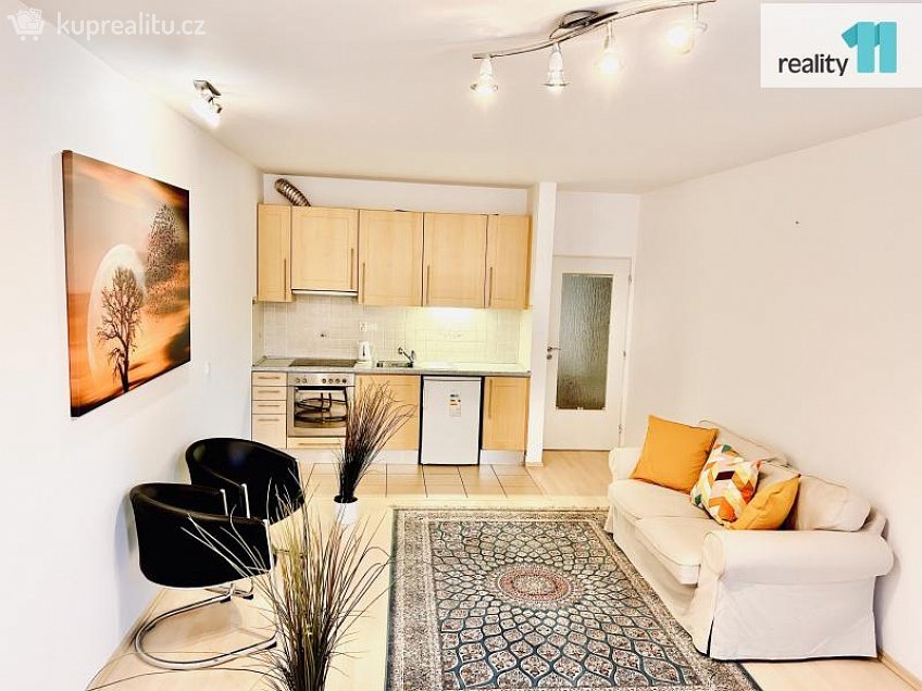 Pronájem bytu 1+kk 50 m^2 Pod Bohdalcem I, Praha 10 