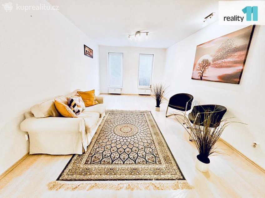 Pronájem bytu 1+kk 50 m^2 Pod Bohdalcem I, Praha 10 