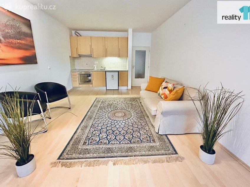 Pronájem bytu 1+kk 50 m^2 Pod Bohdalcem I, Praha 10 