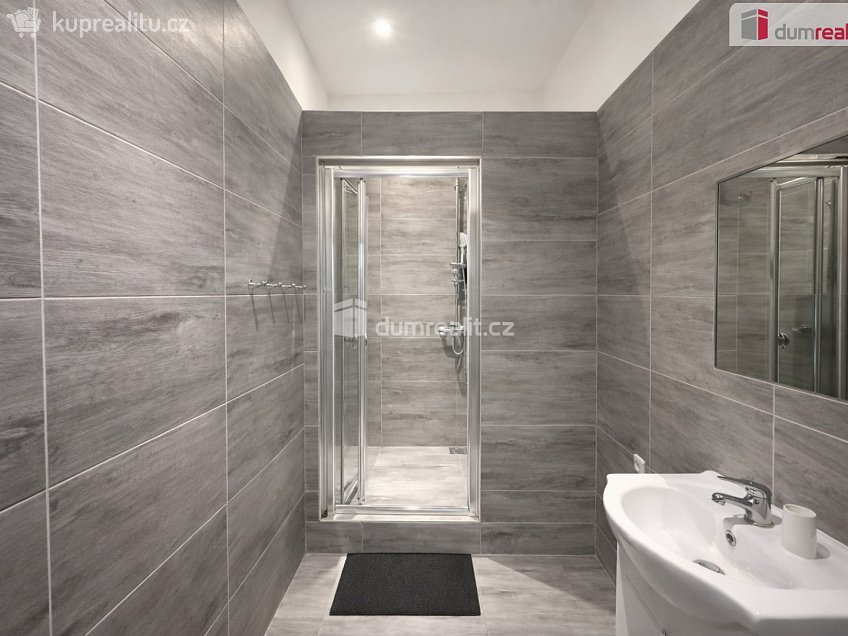 Pronájem bytu 3+kk 90 m^2 Modlany, Modlany 