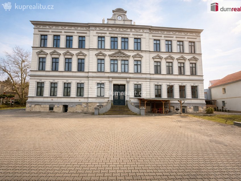 Pronájem bytu 3+kk 90 m^2 Modlany, Modlany 