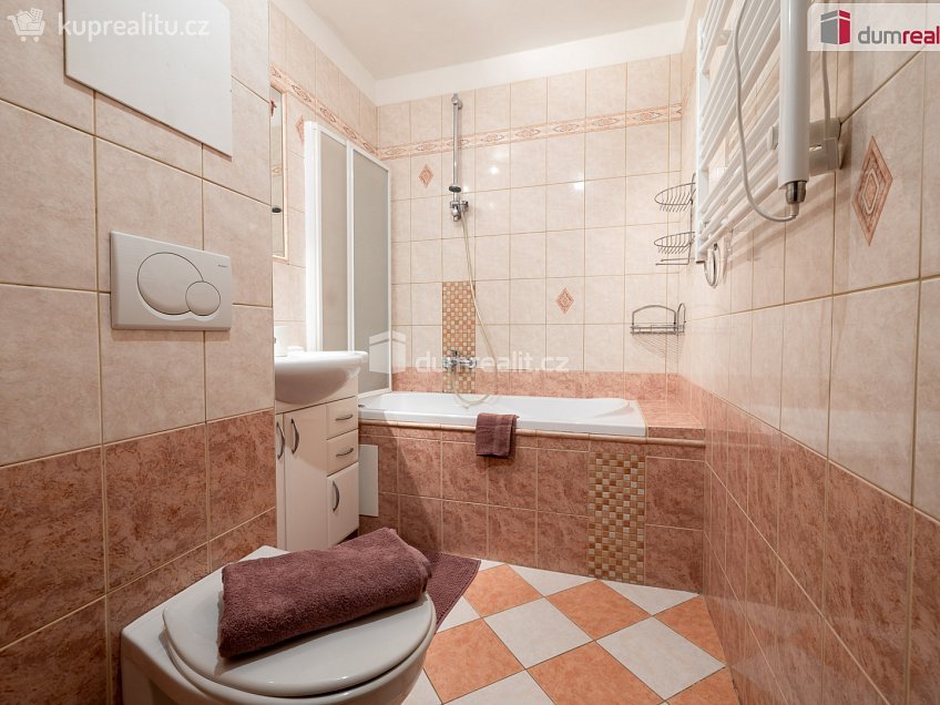 Pronájem bytu 2+1 68 m^2 Křivoklátská, Nové Strašecí 