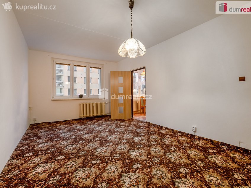 Pronájem bytu 2+1 68 m^2 Křivoklátská, Nové Strašecí 