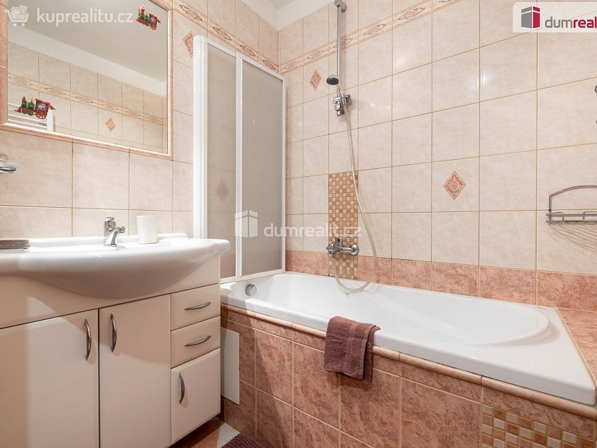 Pronájem bytu 2+1 68 m^2 Křivoklátská, Nové Strašecí 