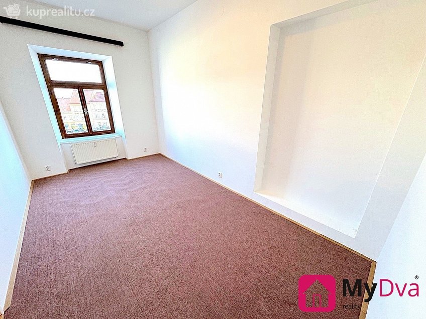 Pronájem bytu 2+kk 60 m^2 Horní náměstí, Znojmo 