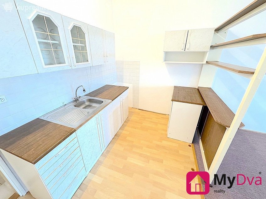 Pronájem bytu 2+kk 60 m^2 Horní náměstí, Znojmo 