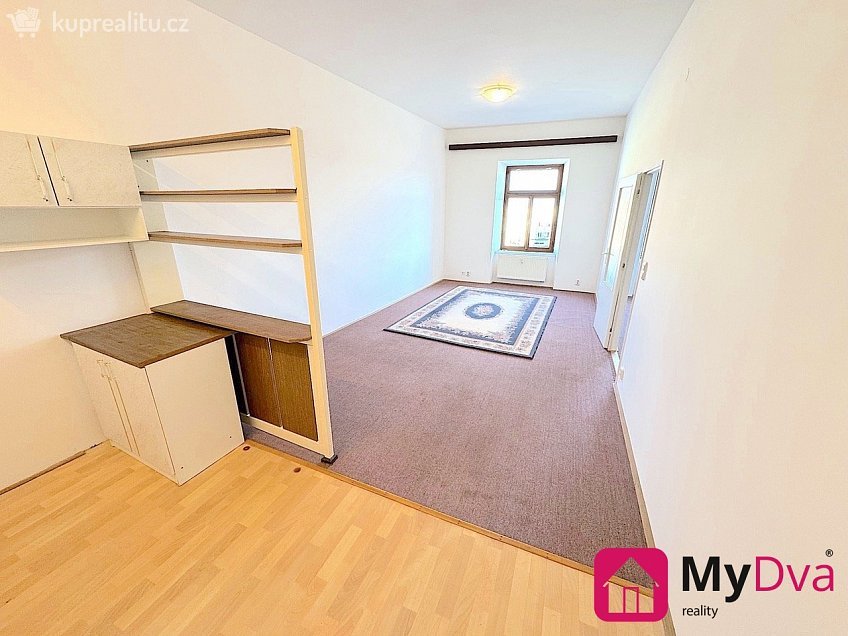 Pronájem bytu 2+kk 60 m^2 Horní náměstí, Znojmo 