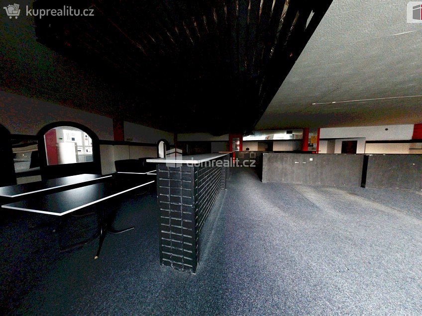 Pronájem  obchodních prostor 420 m^2 U Centrumu, Orlová 