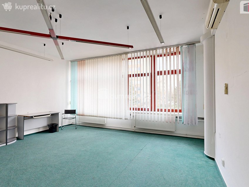 Pronájem  obchodních prostor 109 m^2 U Centrumu, Orlová 