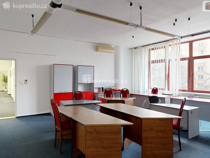 Pronájem  obchodních prostor 51 m^2 U Centrumu, Orlová 