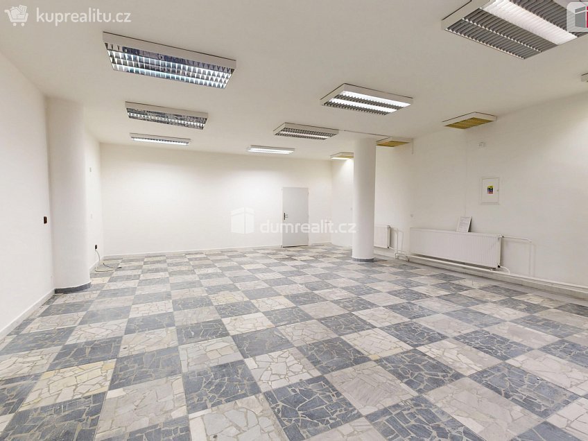 Pronájem  obchodních prostor 77 m^2 U Centrumu, Orlová 