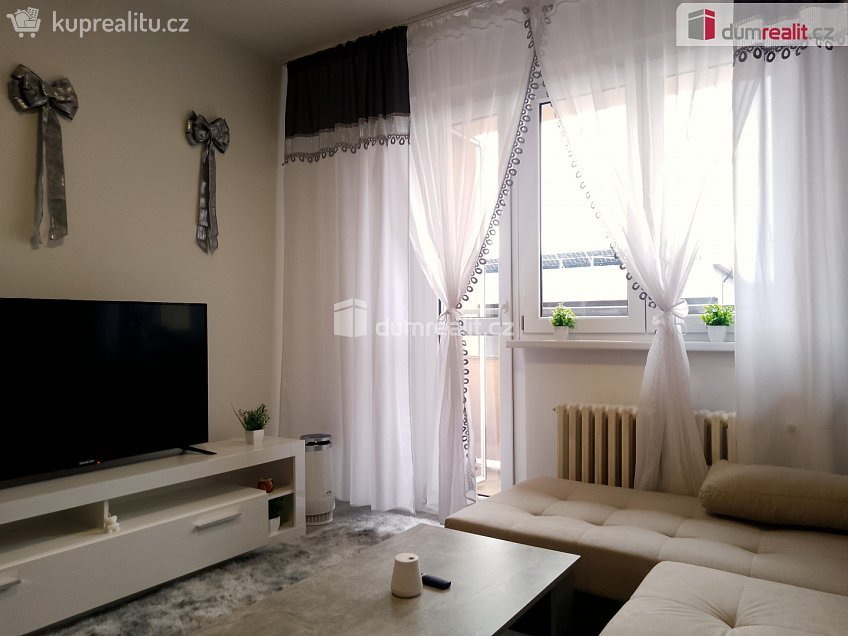 Pronájem bytu 2+1 55 m^2 Revoluční, Chodov 