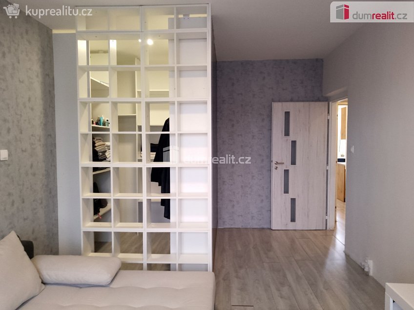 Pronájem bytu 2+1 55 m^2 Revoluční, Chodov 