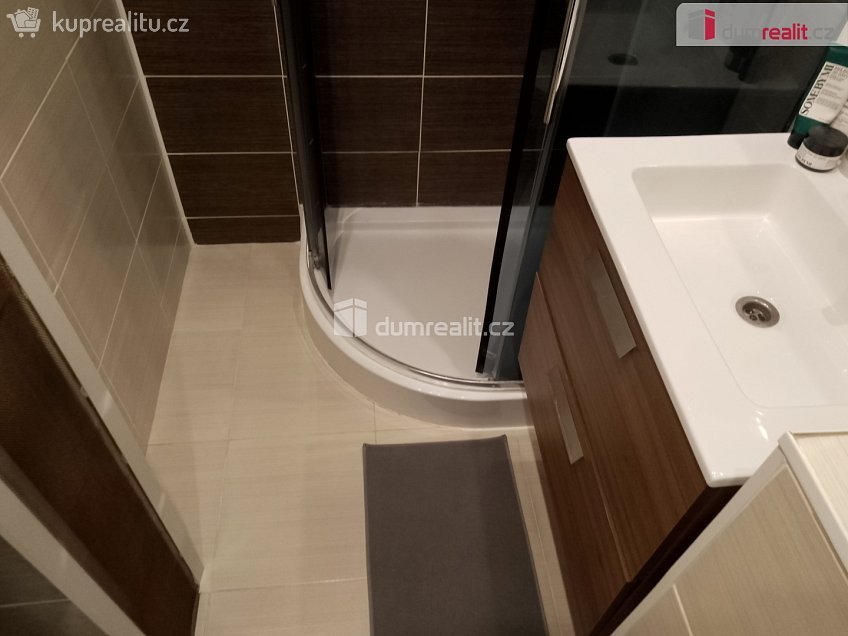 Pronájem bytu 2+1 55 m^2 Revoluční, Chodov 