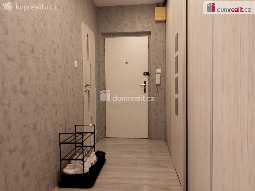 Pronájem bytu 2+1 55 m^2 Revoluční, Chodov 