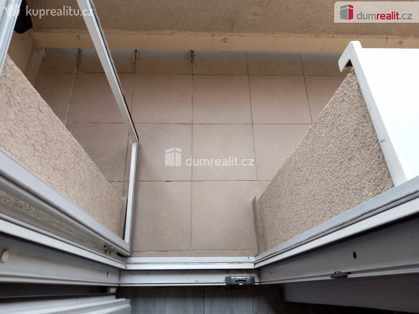 Pronájem bytu 2+1 55 m^2 Revoluční, Chodov 