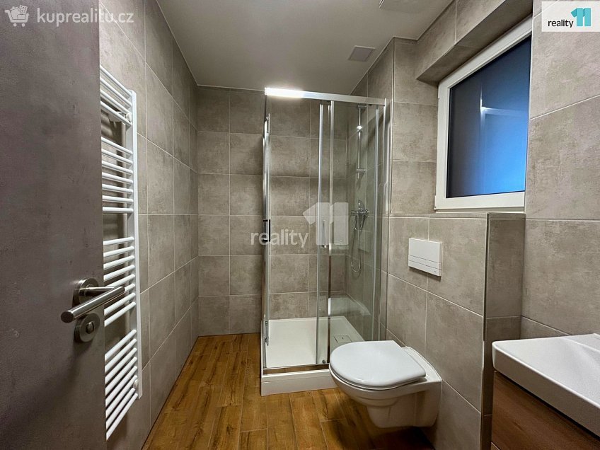 Pronájem bytu 1+kk 34 m^2 Londýnská, Liberec 