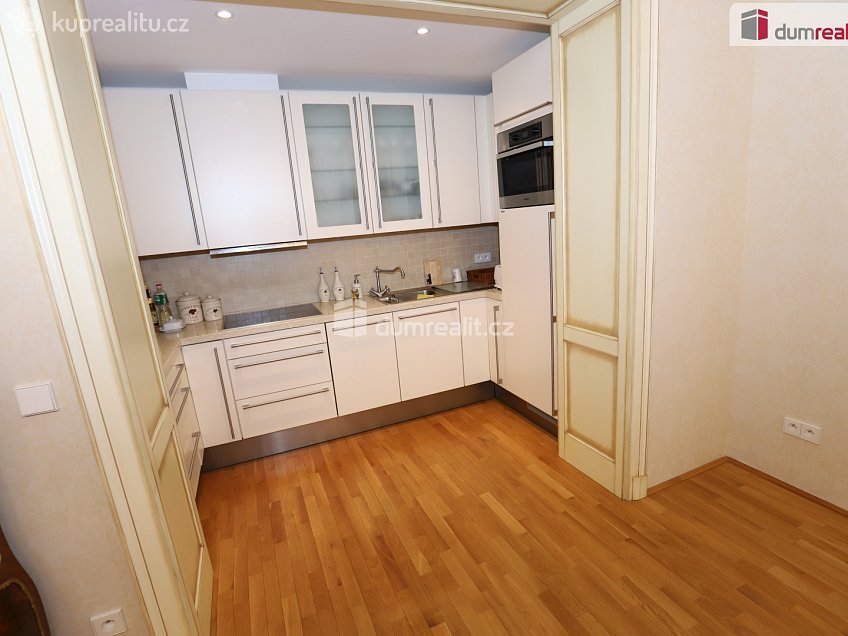 Prodej bytu 2+kk 68 m^2 Masarykova, Mariánské Lázně 