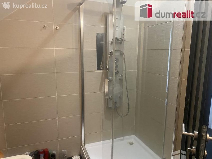 Pronájem bytu 1+kk 16 m^2 Pilská, Praha 14 