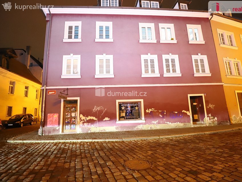 Pronájem bytu 3+1 52 m^2 Hradební, Cheb 