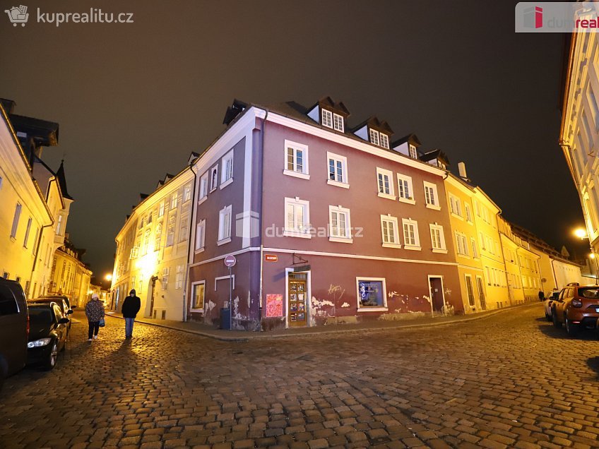 Pronájem bytu 3+1 52 m^2 Hradební, Cheb 